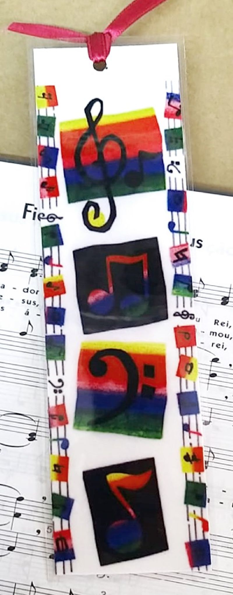 Marca Página Musical notas e claves plastificado com fita de cetim 