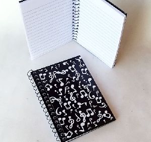 Caderneta anotações capa preta notas brancas média 50 folhas 14,5X 10 cm 
