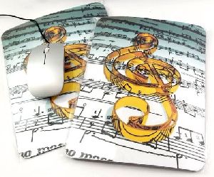 Mouse pad Musical Clave de sol ouro sobre a partitura 17X22 cm 