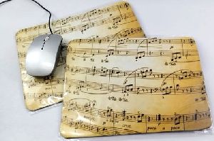 Mouse pad Musical Partitura fundo branco 17X22 cm  