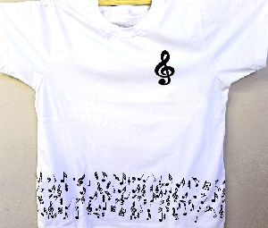 Camiseta Musical branca baby look silk barra de simbolos do P ao EXG 